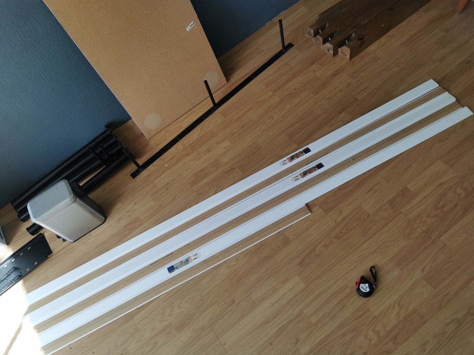 Ruim 13m witte plint (clip 2) ongebruikt 6cm hoog, Ophalen, 50 tot 150 cm, Nieuw, 10 m² of meer