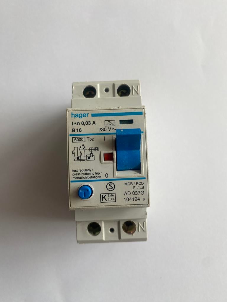 Hager aardlekautomaat, Hobby en Vrije tijd, Elektronica-componenten, Verzenden, Zo goed als nieuw