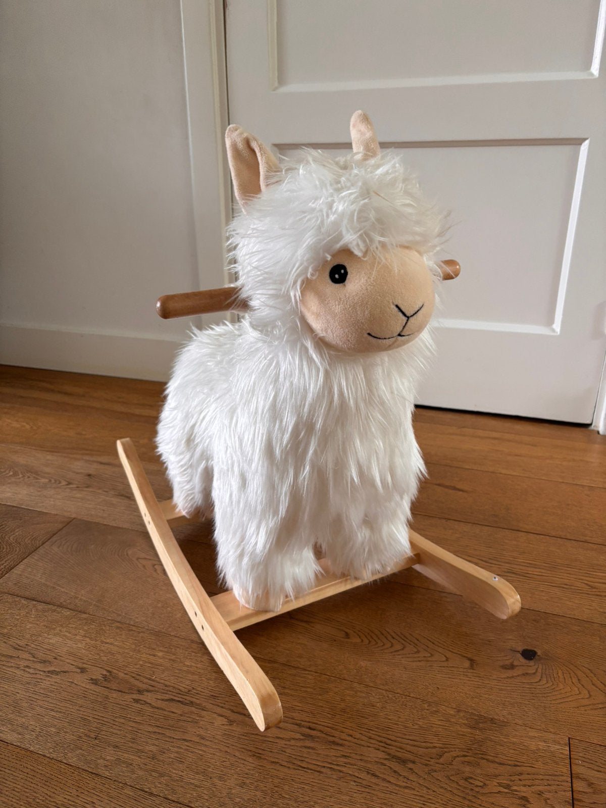 Gezellige hobbel-alpaca van hout en pluche, Kinderen en Baby's, Speelgoed | Hobbelfiguren, Ophalen, Zo goed als nieuw