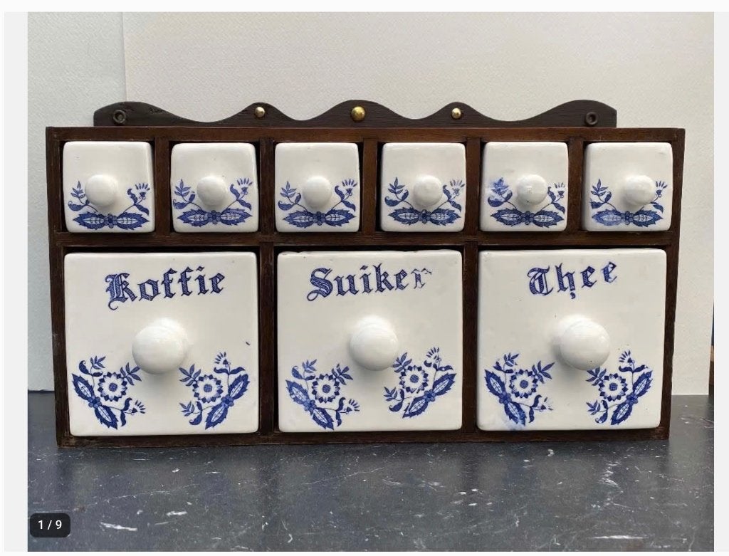 Vintage keuken-rek met 9 porselein bakjes, 35 x 20 x 10 cm, Antiek en Kunst, Curiosa en Brocante, Ophalen of Verzenden