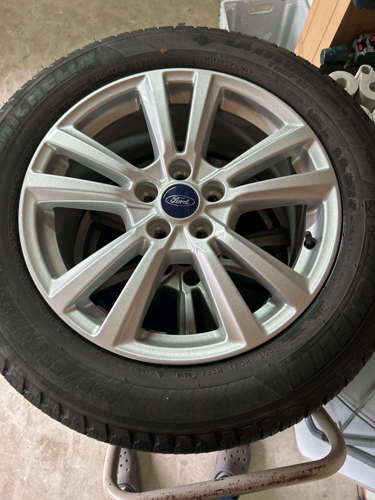 Ford  kuga 17 inch velgen met Michelin zomerbanden 235/55R17, Auto-onderdelen, Ophalen, Gebruikt, Banden en Velgen, 17 inch
