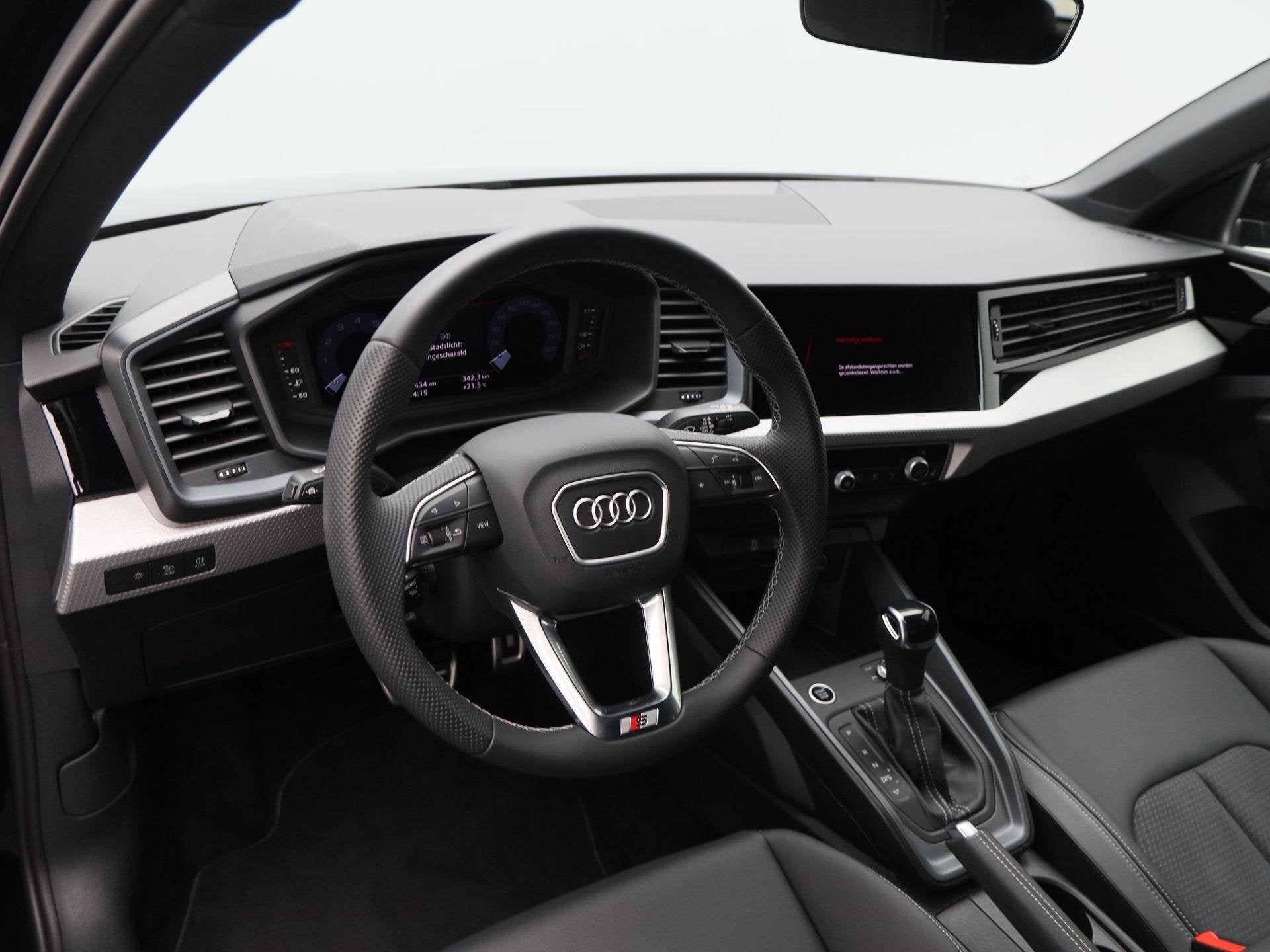 Audi A1 allstreet 30 TFSi 115 Pk Automaat Advanced edition |, Auto's, Audi, Dealer onderhouden, Stof, Euro 6, 116 pk