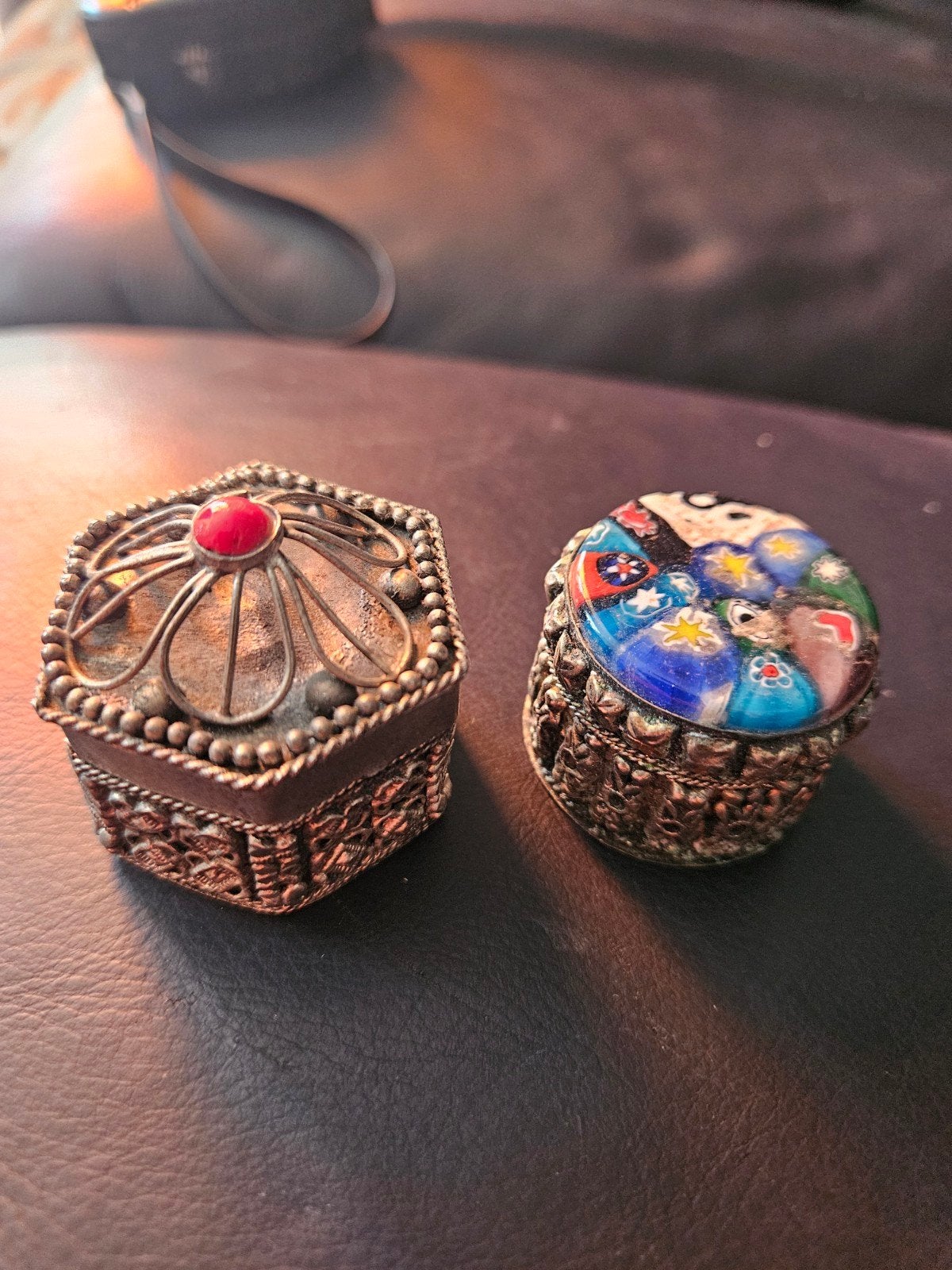 Millefiori doosjes en een filigrain doosje, Ophalen of Verzenden, 17 tot 18, Zilver, Dame
