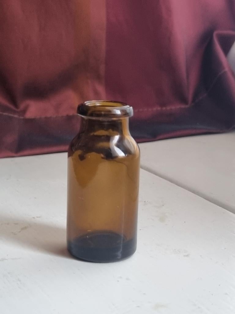 300 flesjes bruin glas met vernevelaar fles medicijn verf, Hobby en Vrije tijd, Ophalen, Fantasie, Gebruikt, Overige typen