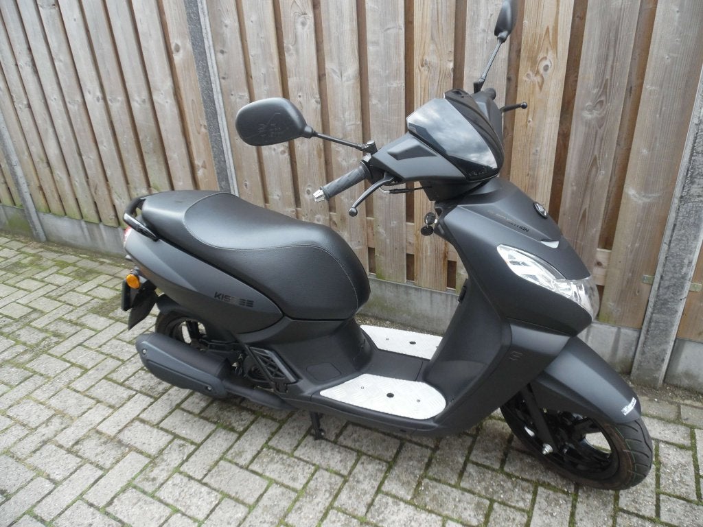 Peugeot Kisbee S Black Edition 09-2025 588km!! 45km, Fietsen en Brommers, Scooters | Peugeot, Moteo NL BV, Bonnetstraat 1 6718XN Ede NL
