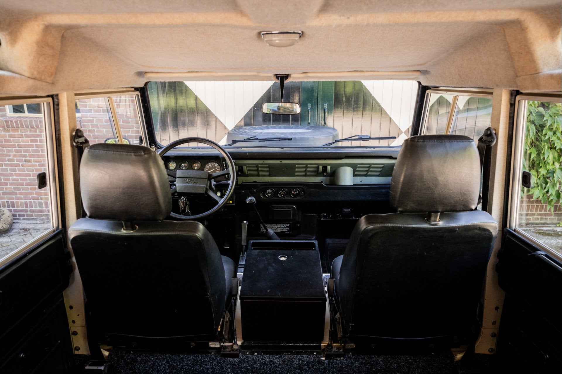 Land Rover Defender 110 Station Wagon V8 Originele staat., foto 12