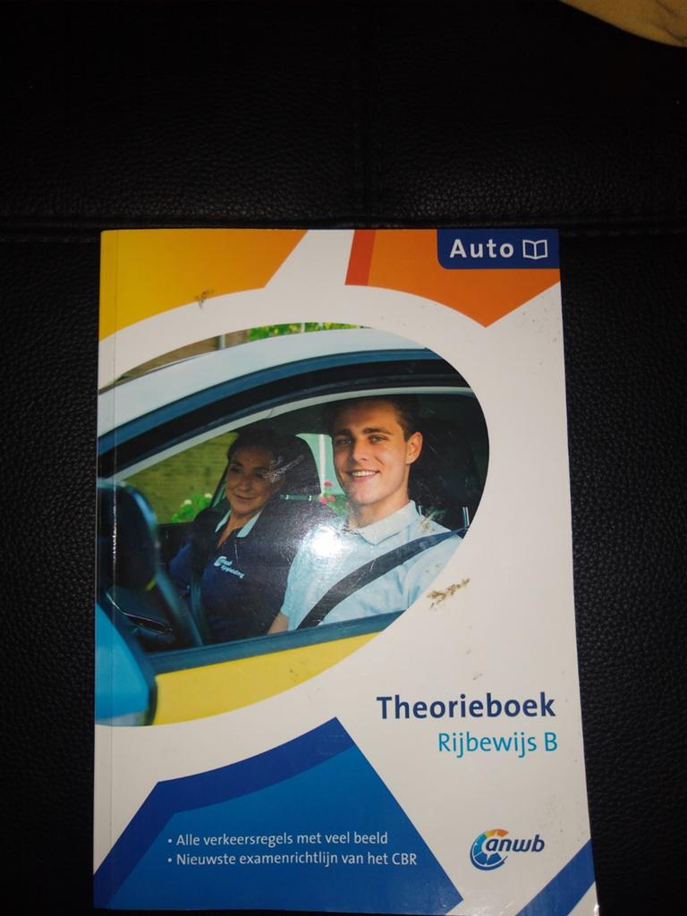 ANWB Theorieboek Rijbewijs B - Auto van vorig jaar, Boeken, Auto's | Boeken, Ophalen, Gelezen