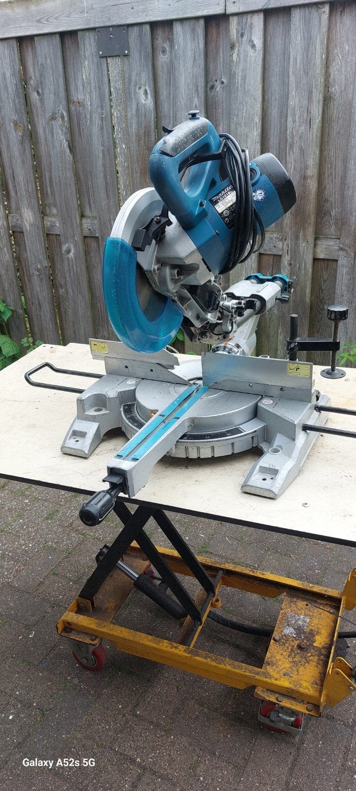 Makita afkortzaag LS1018L, Doe-het-zelf en Verbouw, Gereedschap | Zaagmachines, Gebruikt, Ophalen of Verzenden, Afkortzaag, 30 tot 70 mm