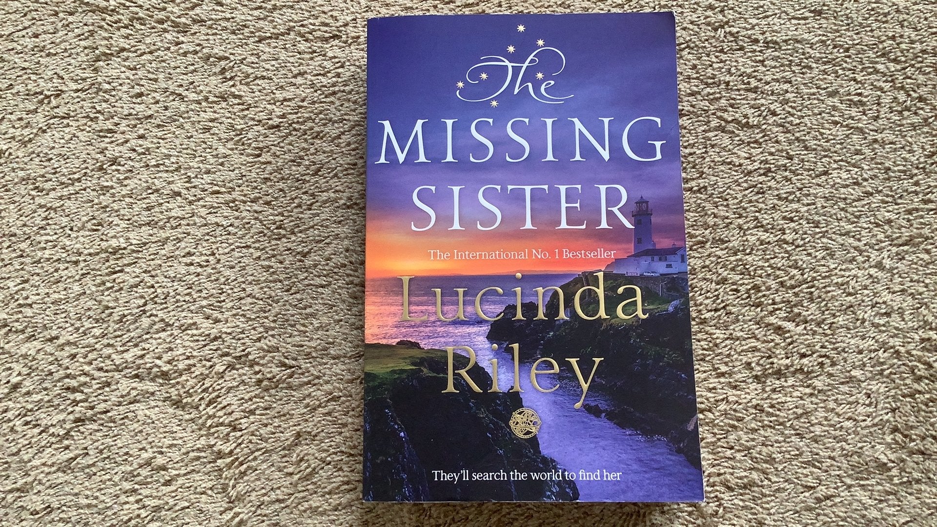 Lucinda Riley, The Missing Sister. De zeven zussen deel 7, Boeken, Ophalen of Verzenden, Zo goed als nieuw, Fictie
