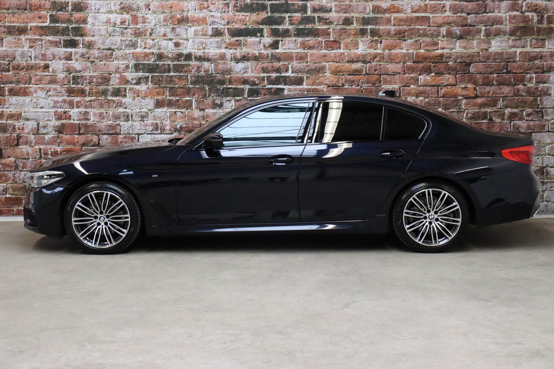 BMW 5 Serie Sedan 520i High Executive M Sport Pakket Automaa, Automaat, Achterwielaandrijving, Gebruikt, 4 cilinders