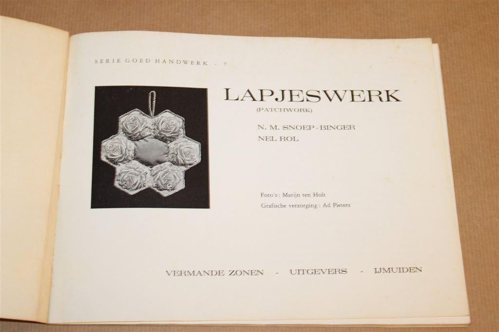 Lapjeswerk Patchwork — Vintage Handwerkboek 1967, Ophalen of Verzenden, Gelezen, Overige onderwerpen