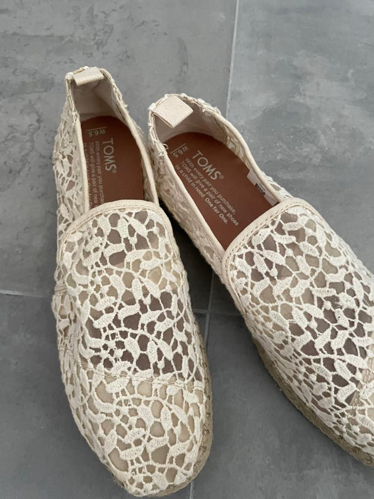 TOMS dames espadrilles-maat 37, Ophalen, Beige, Zo goed als nieuw, Espadrilles of Moccasins