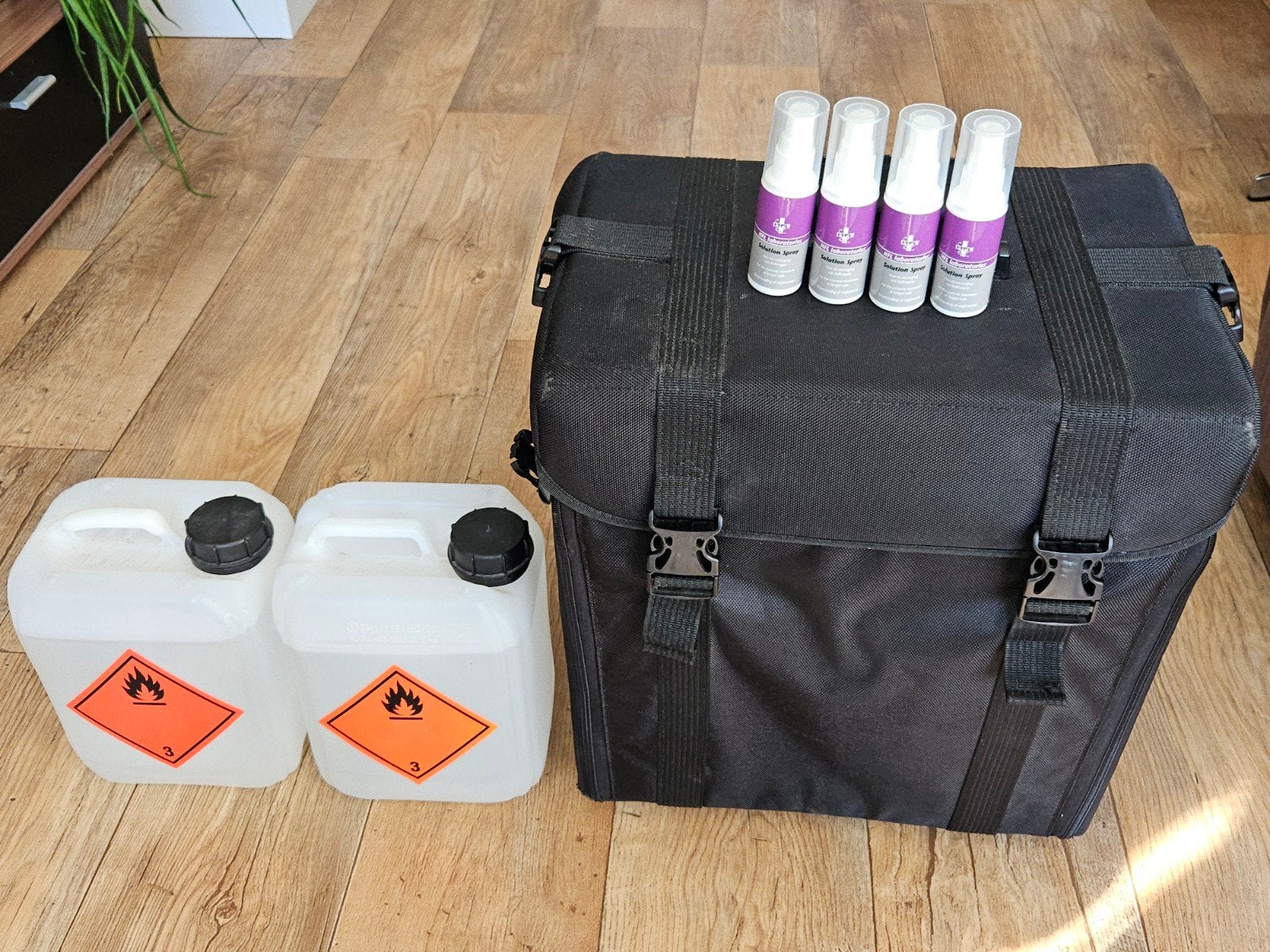 Pedicurekoffer (zonder wielen) + 4x HFL Solution Spray + 2x, Ophalen of Verzenden