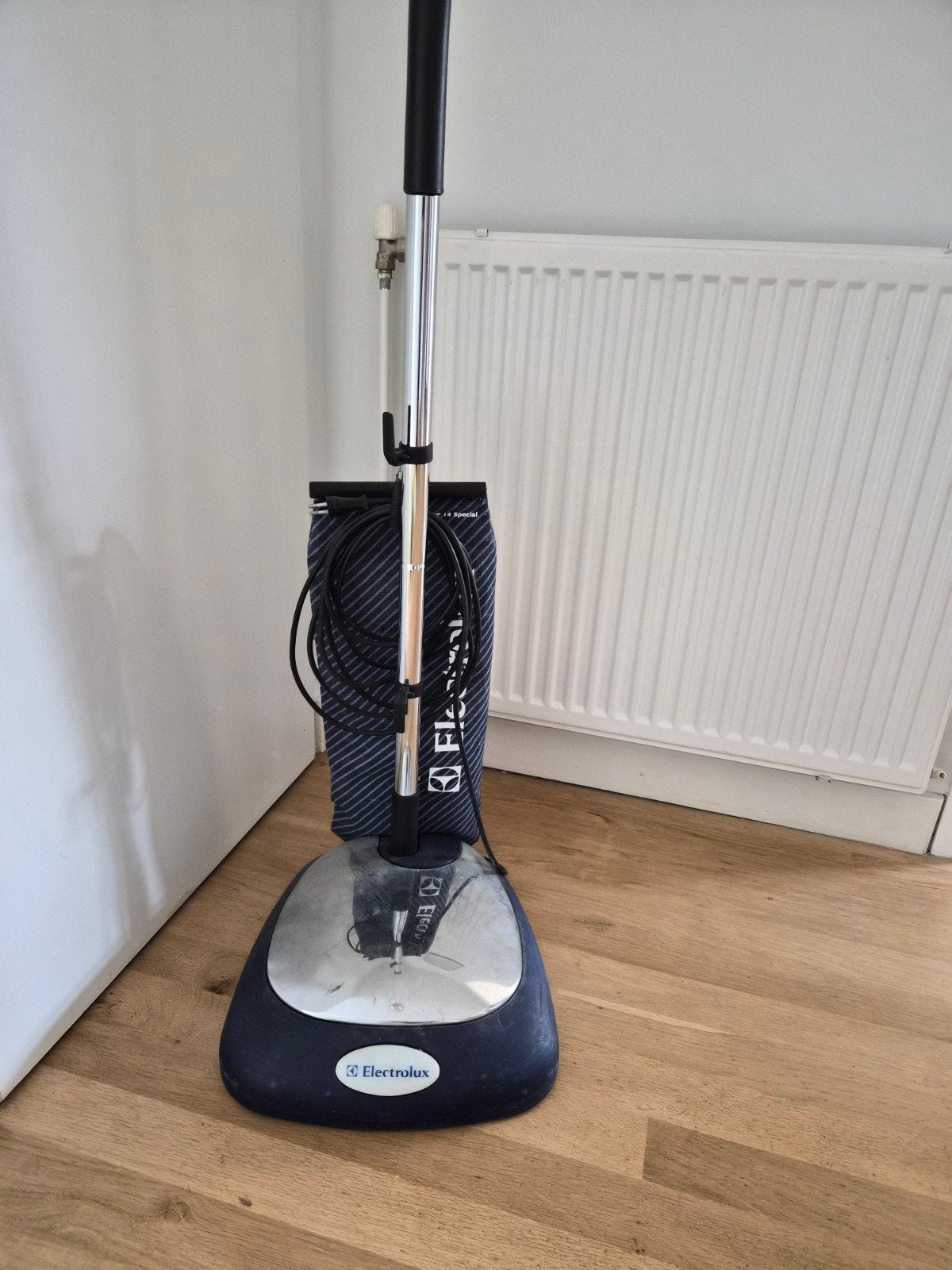 Boenmachine floorboy Electrolux, Doe-het-zelf en Verbouw, Ophalen, Gebruikt