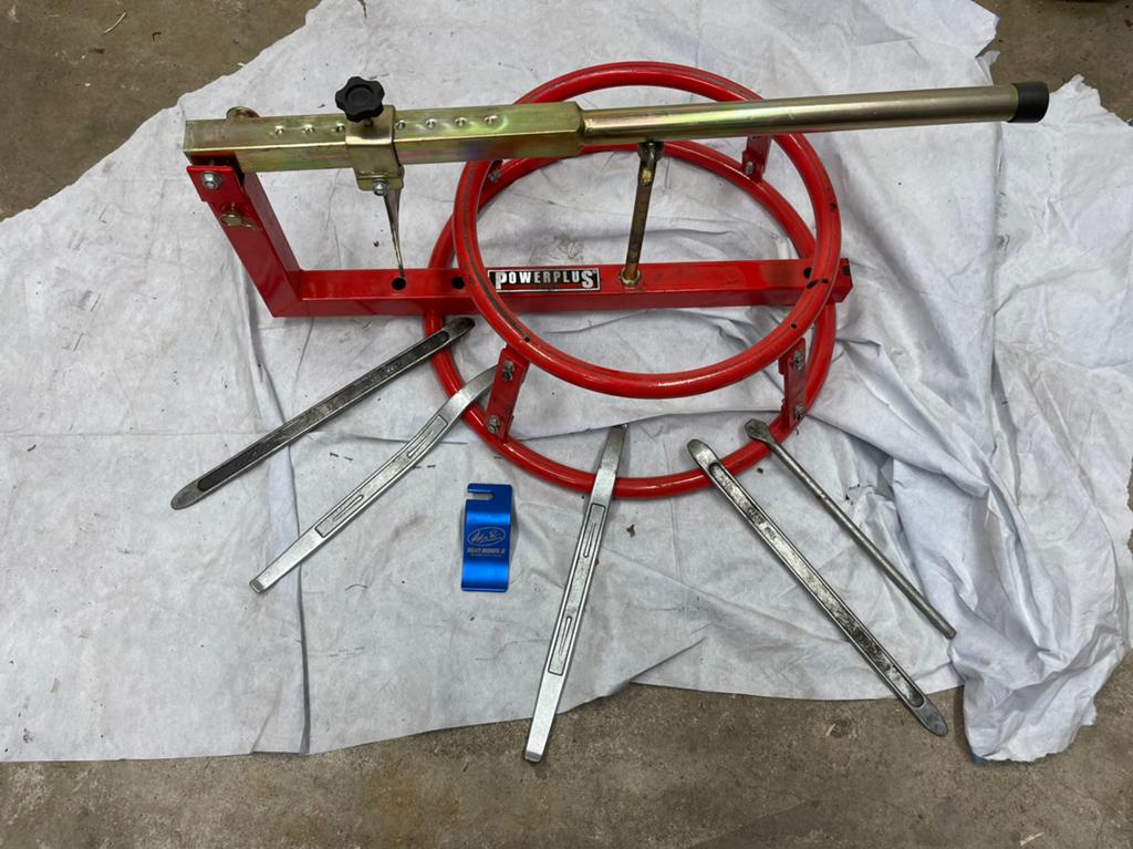 Powerplus bandenwisselaar met bandenlichters, Motoren, Accessoires | Onderhoudsmiddelen, Ophalen