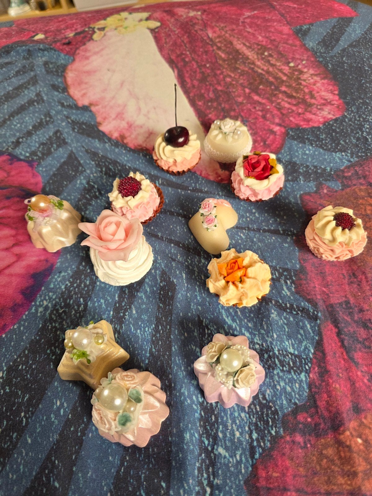 Decoratieve kunst gebakjes voor de sier, Huis en Inrichting, Woonaccessoires | Overige, Meerkleurig, Overige stijlen, Kunststof