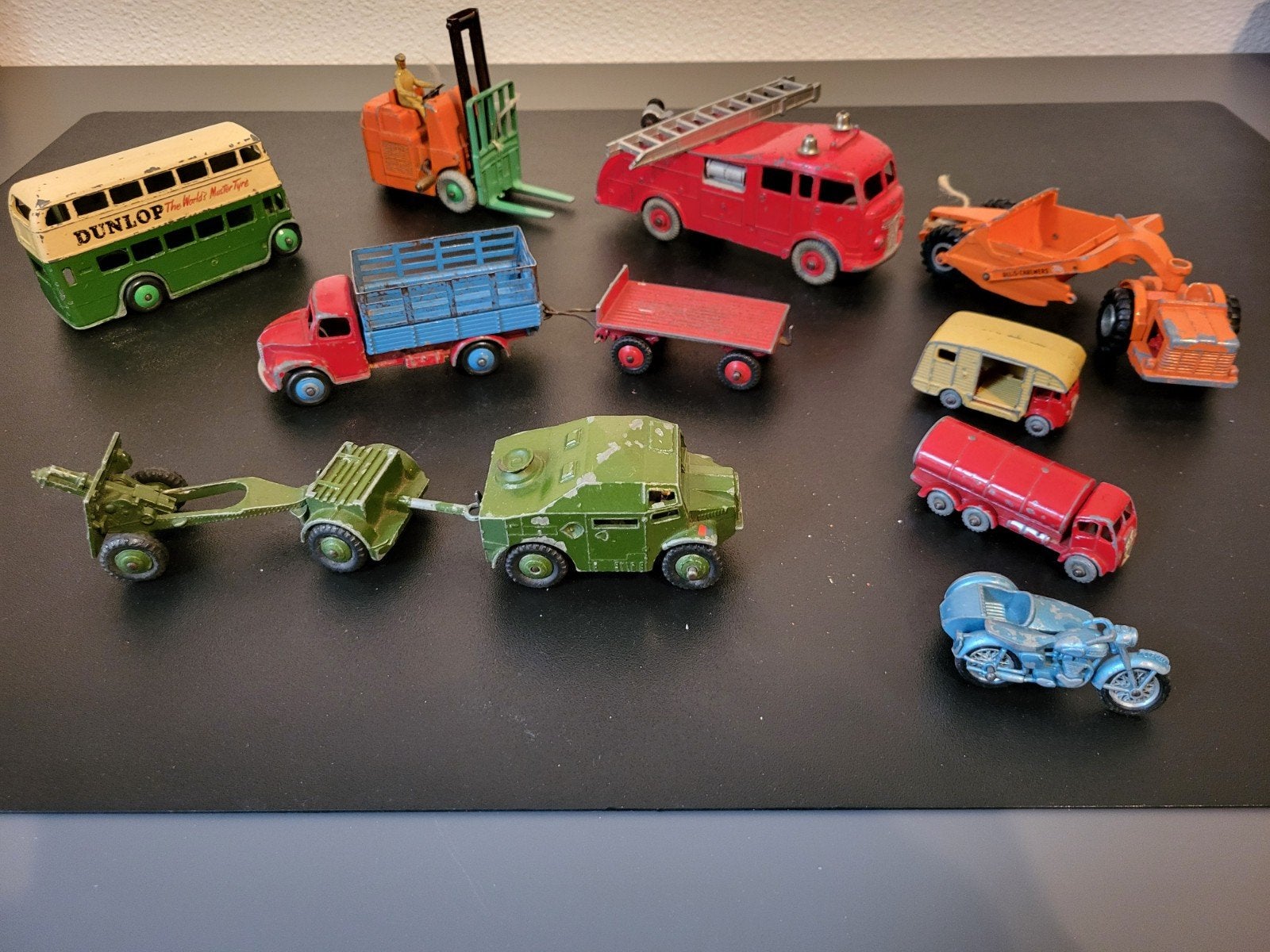 Kleine voorraad dinky toys en made by lesley, Ophalen, Gebruikt, Auto, Dinky Toys
