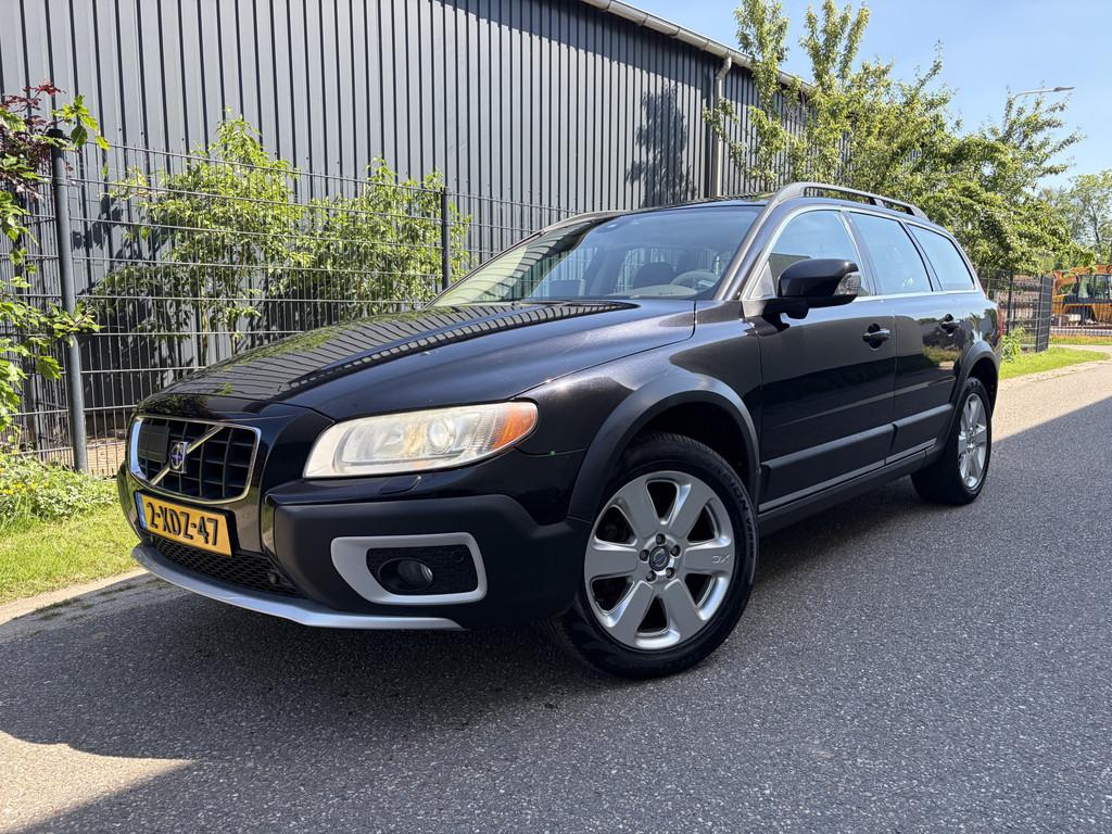 Volvo XC70 3.2 Summum / AUTOMAAT / LEER / SCHUIFDAK / KINDER, Automaat, 238 pk, XC70, Zwart