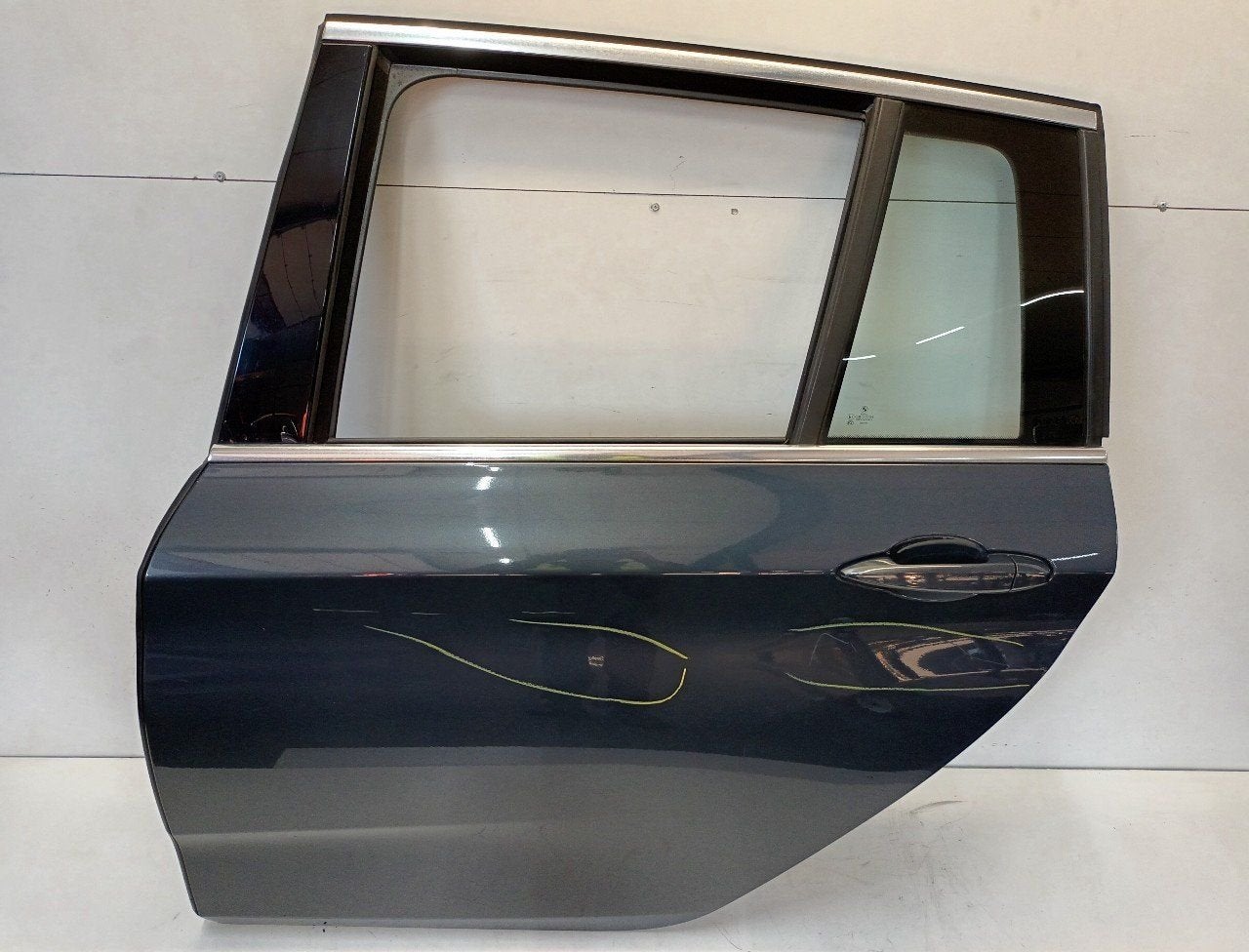 Portier links achter BMW 2 serie, Onderdelen@venauto.nl, Van der Ven Autorecycling B.V., Gebruikt, Ettenseweg 76, 4706 PB Roosendaal, The Netherlands