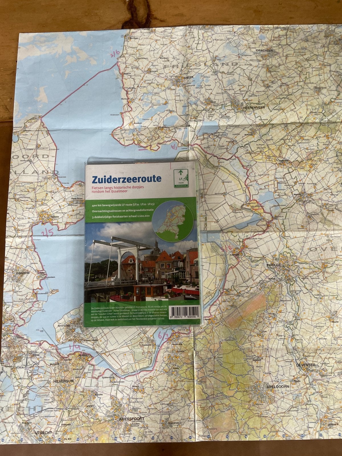 Zuiderzeeroute Fietsgids - LF-route rond het IJsselmeer, Boeken, Overige merken, Fiets- of Wandelgids, Ophalen of Verzenden, Zo goed als nieuw