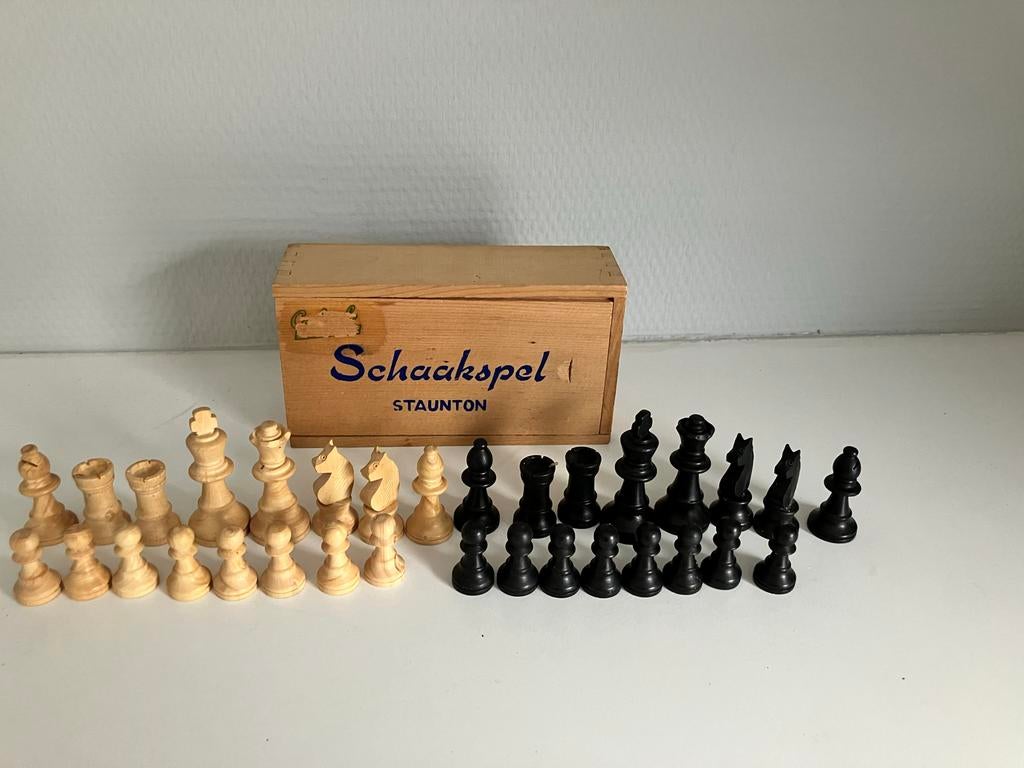 Vintage Staunton Schaakstukken Homas, Ophalen of Verzenden, Minder dan 500 stukjes, Zo goed als nieuw, Schaken