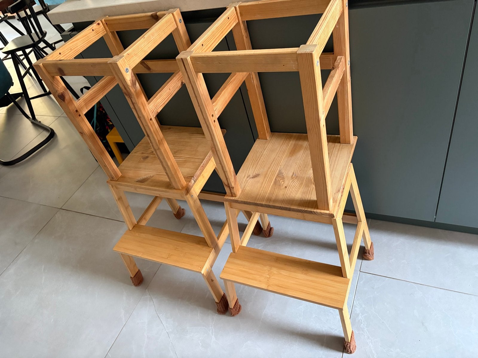 Houten Montessori leertoren / keukenhulp (2 stuks), Kinderen en Baby's, Ophalen, Gebruikt, Overige typen