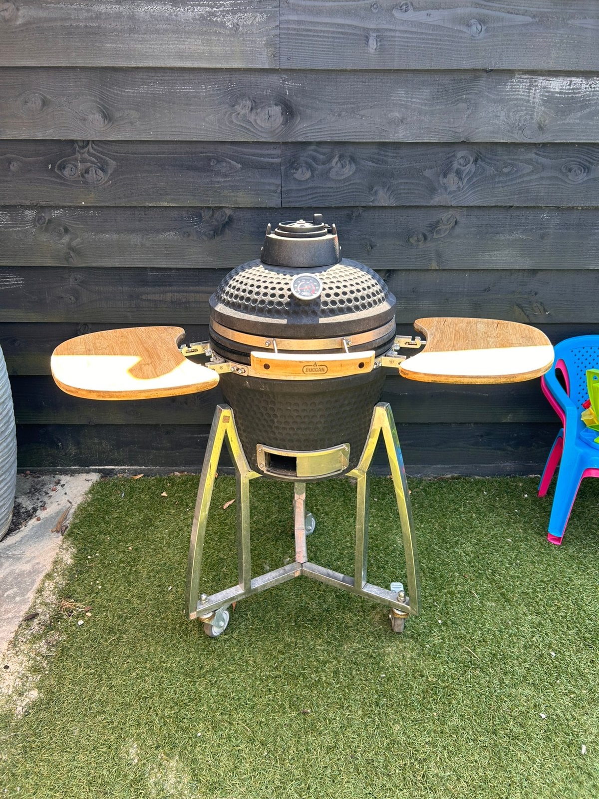 Buccan kamado incl onderstel matzwart 54x40,5cm & regenhoes, Ophalen, Gebruikt, Met accessoires