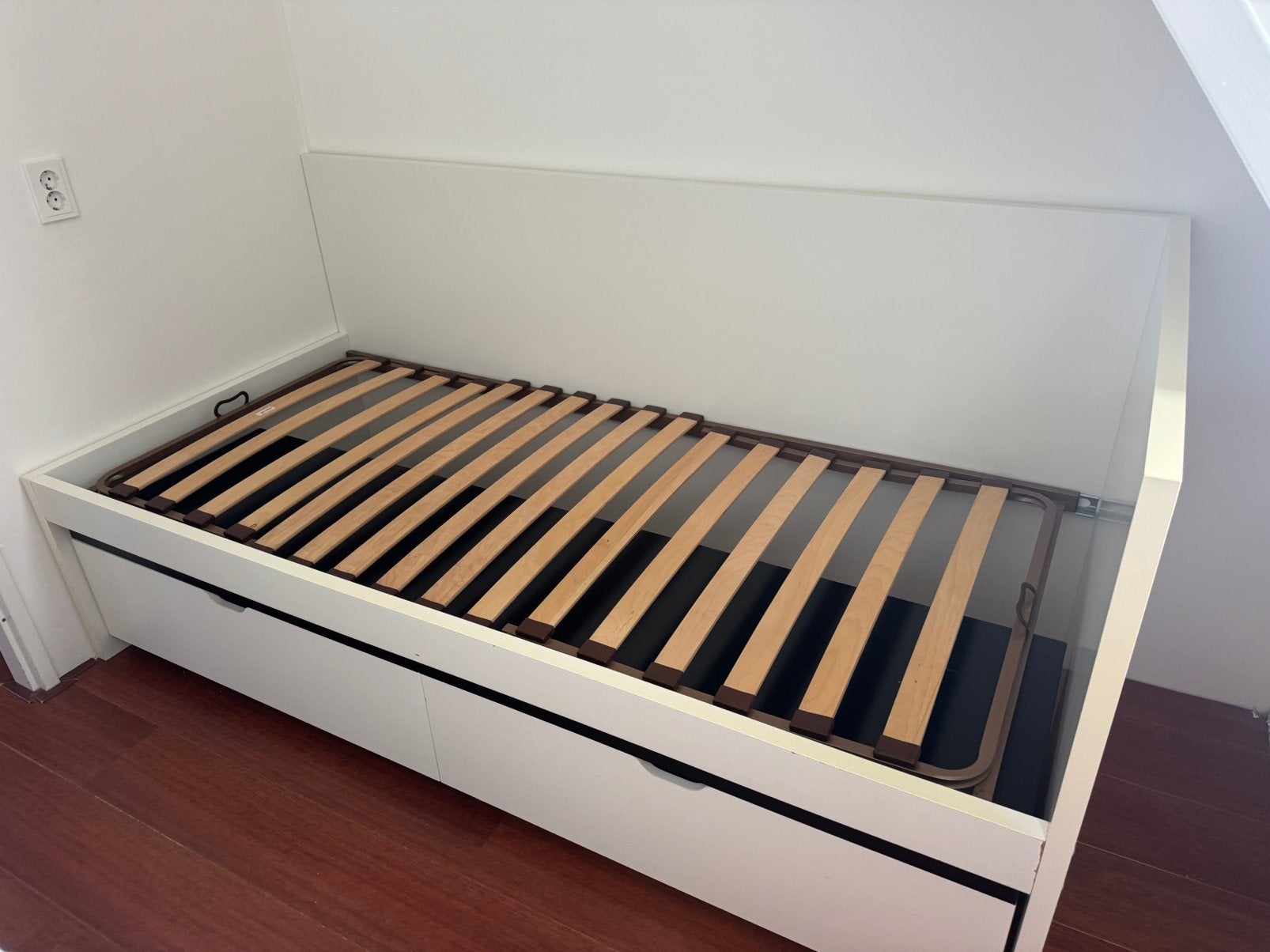 Wit eenpersoons bed met lades 80 x 200, Huis en Inrichting, Ophalen, Lijkt op Ikea malm, Eenpersoons, Wit
