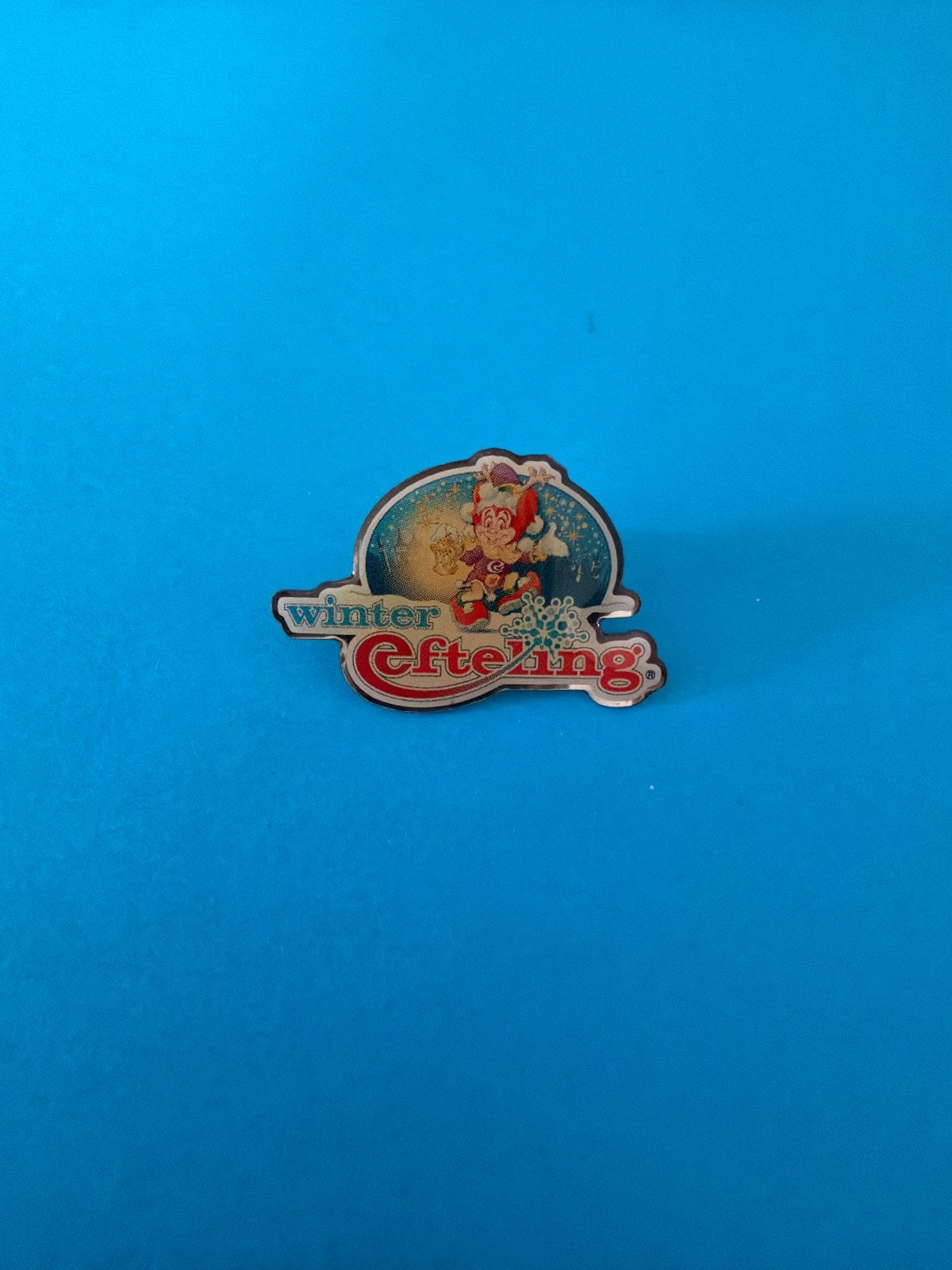 Efteling Pin - Winter Efteling 2003 Logo, Ophalen, Zo goed als nieuw, Button of Speldje