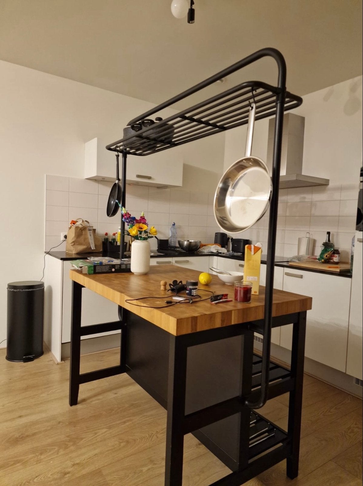 IKEA VADHOLMA Keukeneiland met 2 barkrukken - ZGAN, Hout, IKEA, Keukentrolley, Ophalen of Verzenden