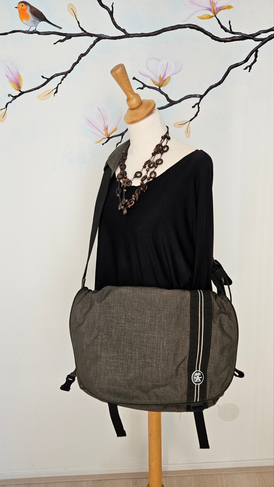 Crumpler laptop tas 15 inch - messenger bag - cheesy disco, Computers en Software, Laptoptassen, Gebruikt, Schoudertas, 15 inch