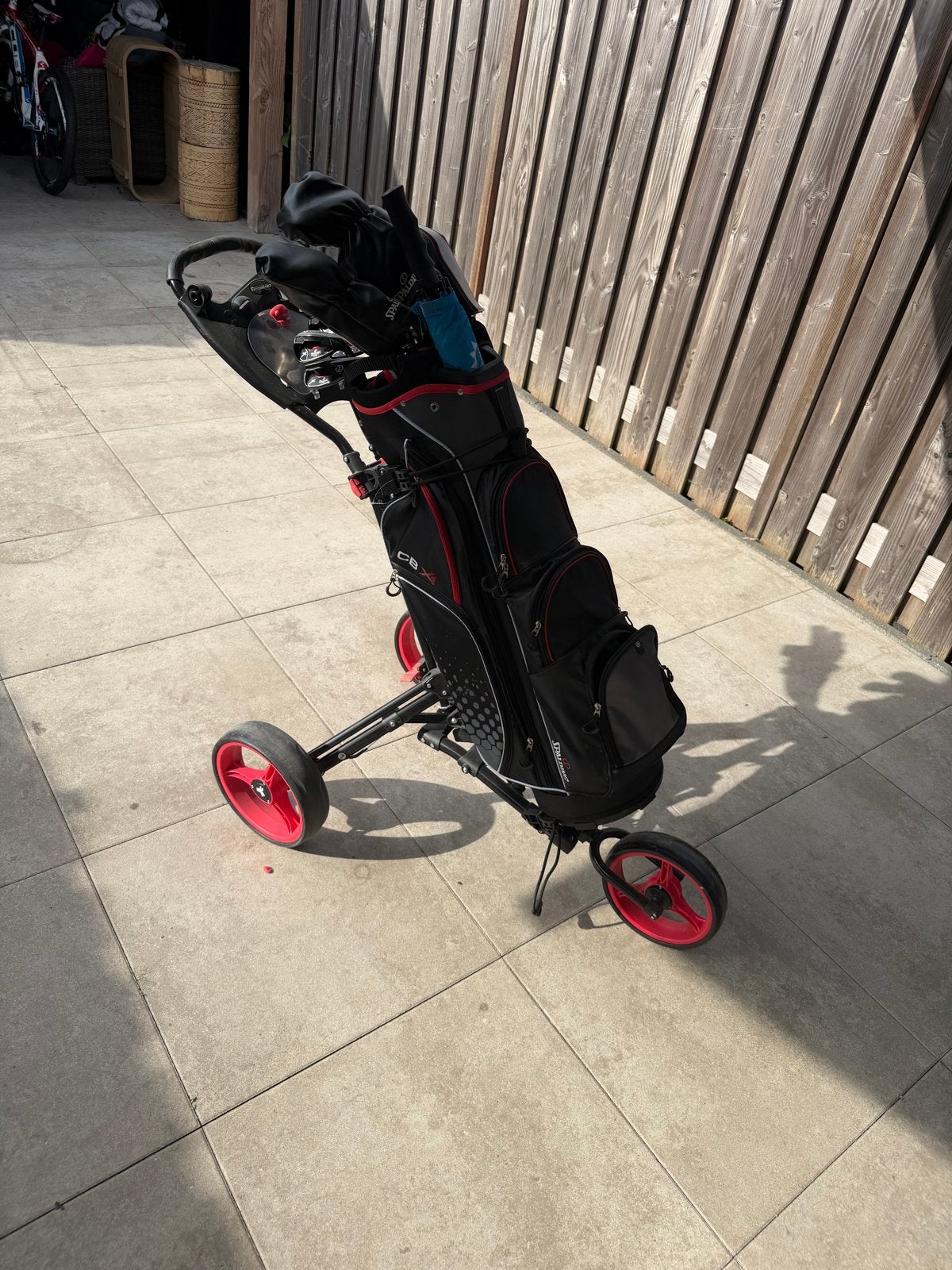 Complete golfset met golftrolley, https://maps.google.com/maps/place//data=!4m2!3m1!1s0x487805c830d1a407:0xa75a463c7e18dd3f?entry=s&sa=X&ved=2ahUKEwi2p_aVuI6XAxX7Y_4FHSEaFokQ4kB6BAgEEAA&hl=nl
