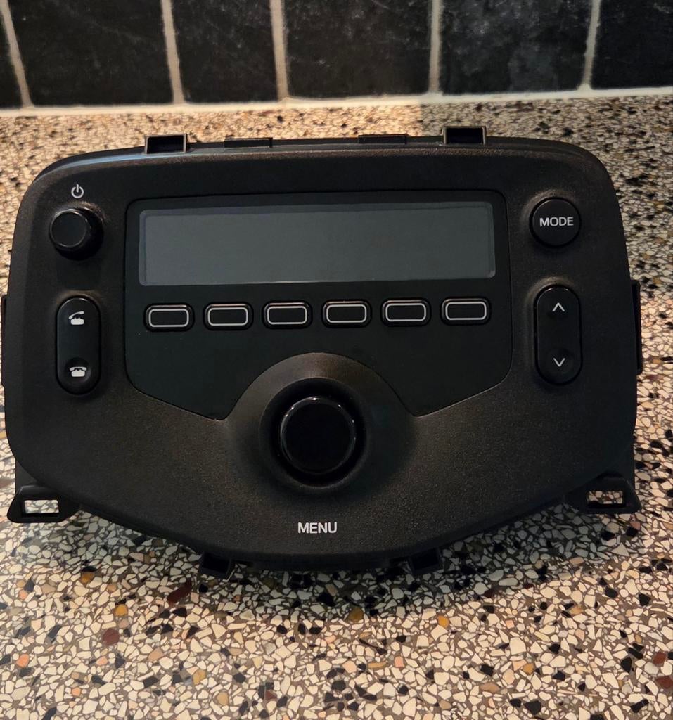 Autoradio voor Peugeot 108 / Citroën C1 / Toyota Aygo, Ophalen of Verzenden