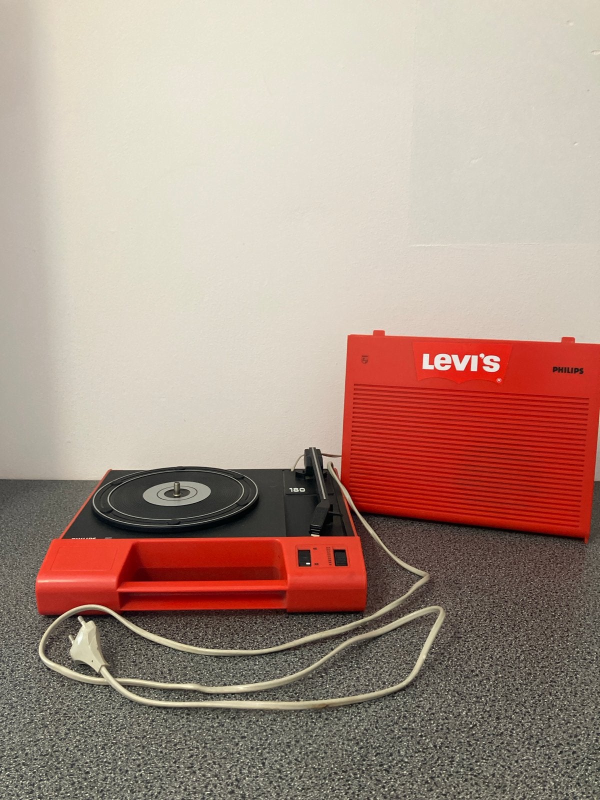 Vintage Philips 180 Platenspeler - Draagbaar Rood, Audio, Tv en Foto, Ophalen of Verzenden, Gebruikt, Platenspeler, Philips