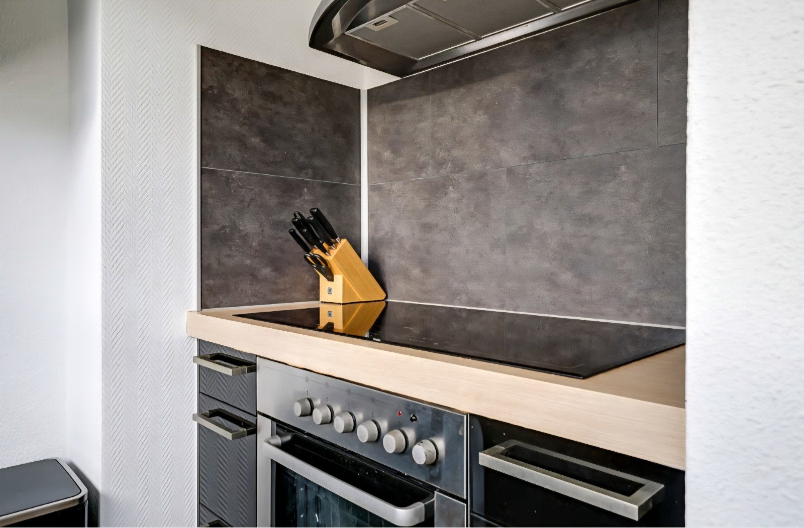 Keukenblok met oven en afzuigkap (zonder kookplaat), Ophalen