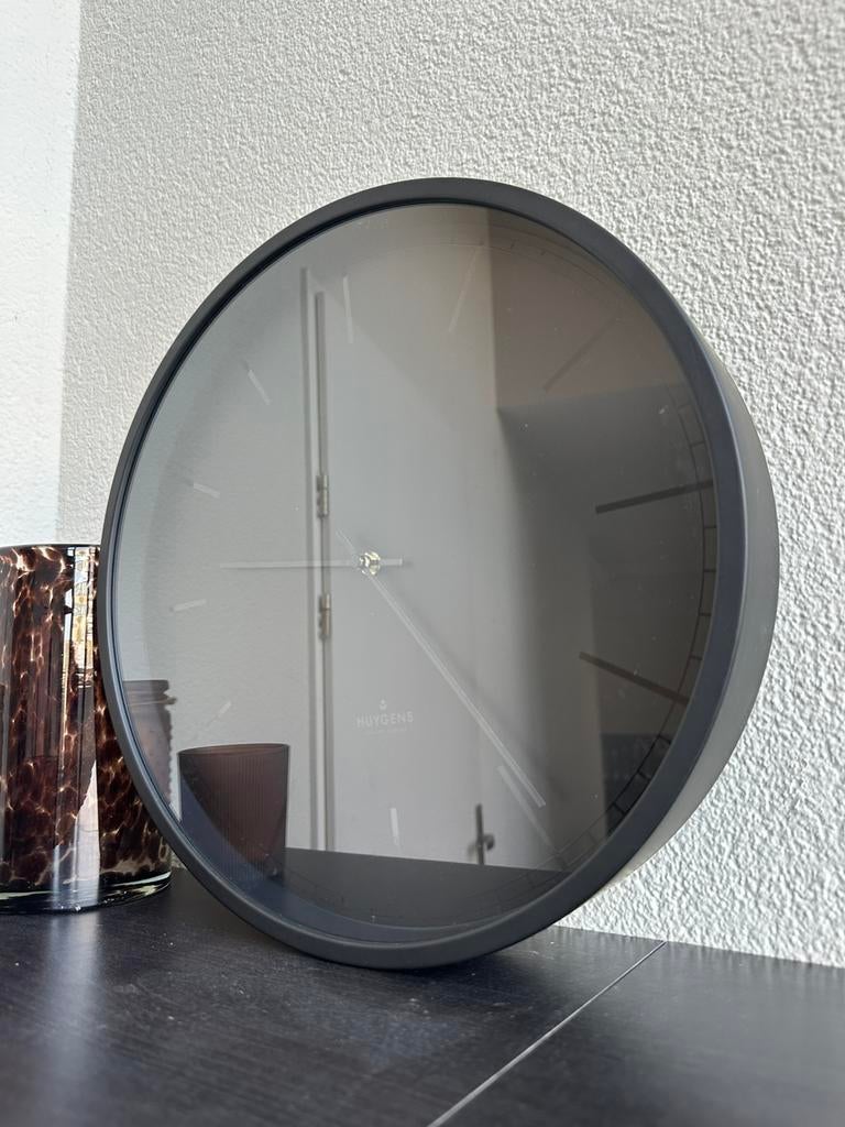 Huygens zwarte klok, Ophalen, Minder dan 50 cm, Rond, Zo goed als nieuw