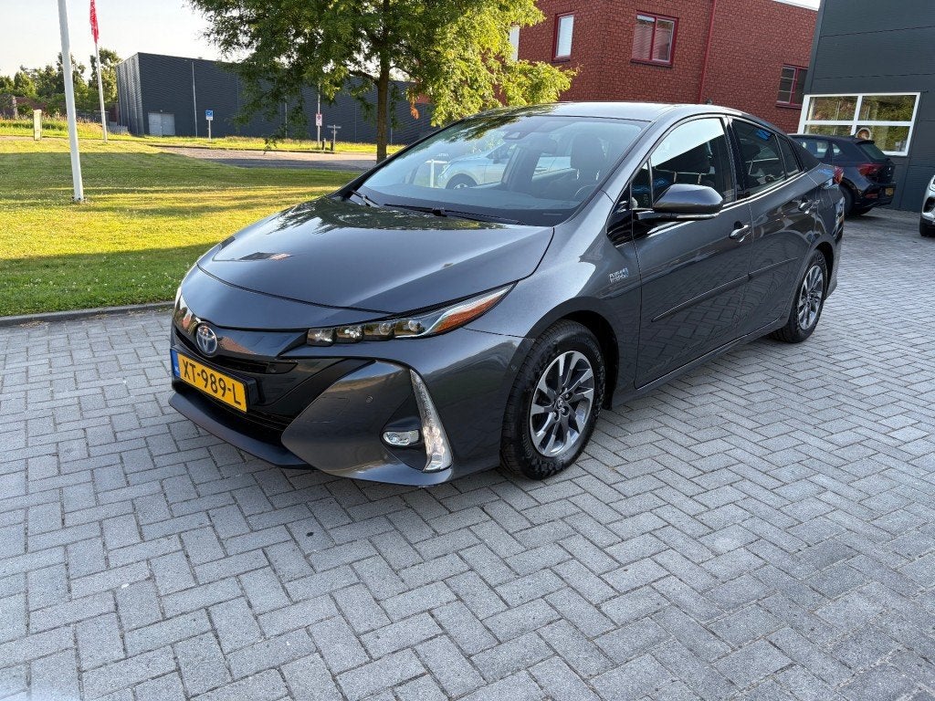 Toyota PRIUS 1.8 PLUG-IN DYNAMIC, Gebruikt, 9 kWh, 4 cilinders, Met garantie (alle)