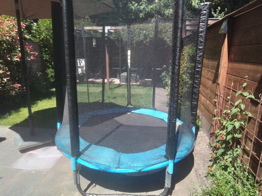 Trampoline . Hoogte 2 meter. Doorsnede 1.80 m, Kinderen en Baby's, Speelgoed | Buiten | Trampolines, Ophalen, Gebruikt