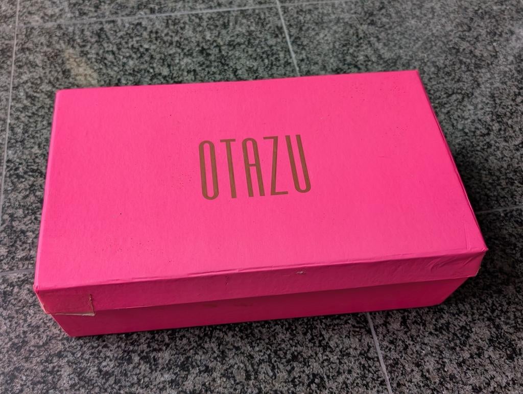Otazu Zwarte Pumps met Gouden Binnenkant, Pumps, Zwart, Ophalen of Verzenden, Zo goed als nieuw