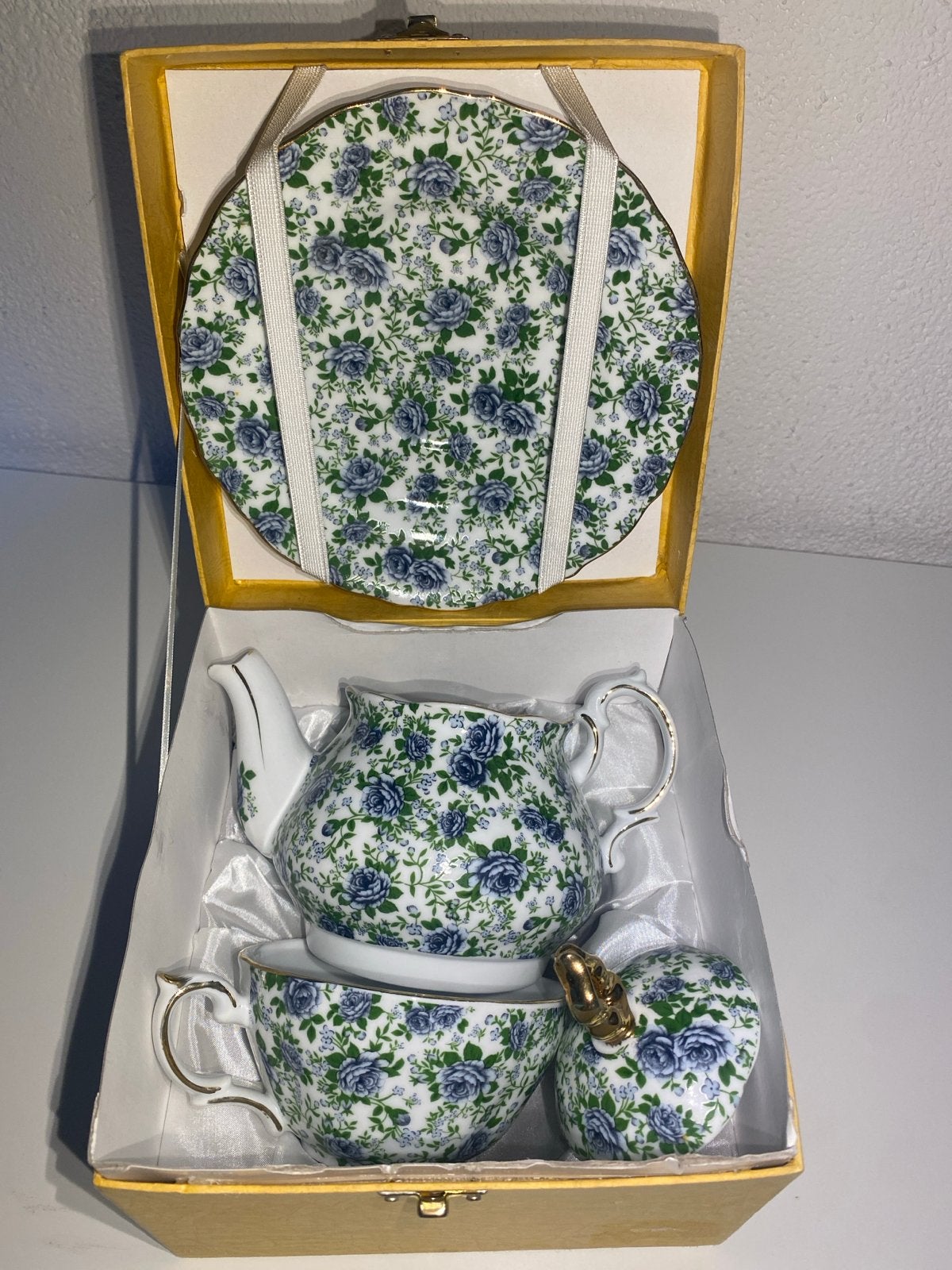 Charmant Chintz Theeservies in Gele Geschenkdoos, Antiek en Kunst, Ophalen of Verzenden
