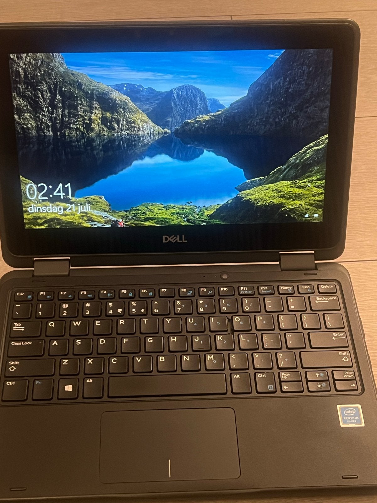 Dell Latitude 3190 2-in-1 Laptop/Tablet - Goed Staat, Computers en Software, Qwerty, Met touchscreen, Ophalen of Verzenden, Zo goed als nieuw
