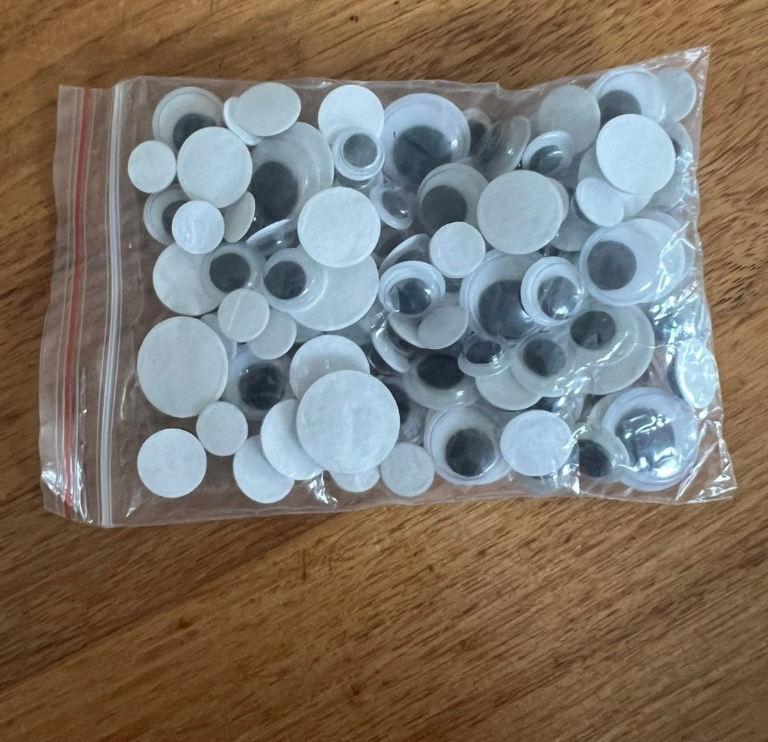 Wiebeloogjes 100 stuks tussen 8mm en 1,5cm voor knutselen, Ophalen of Verzenden, Nieuw