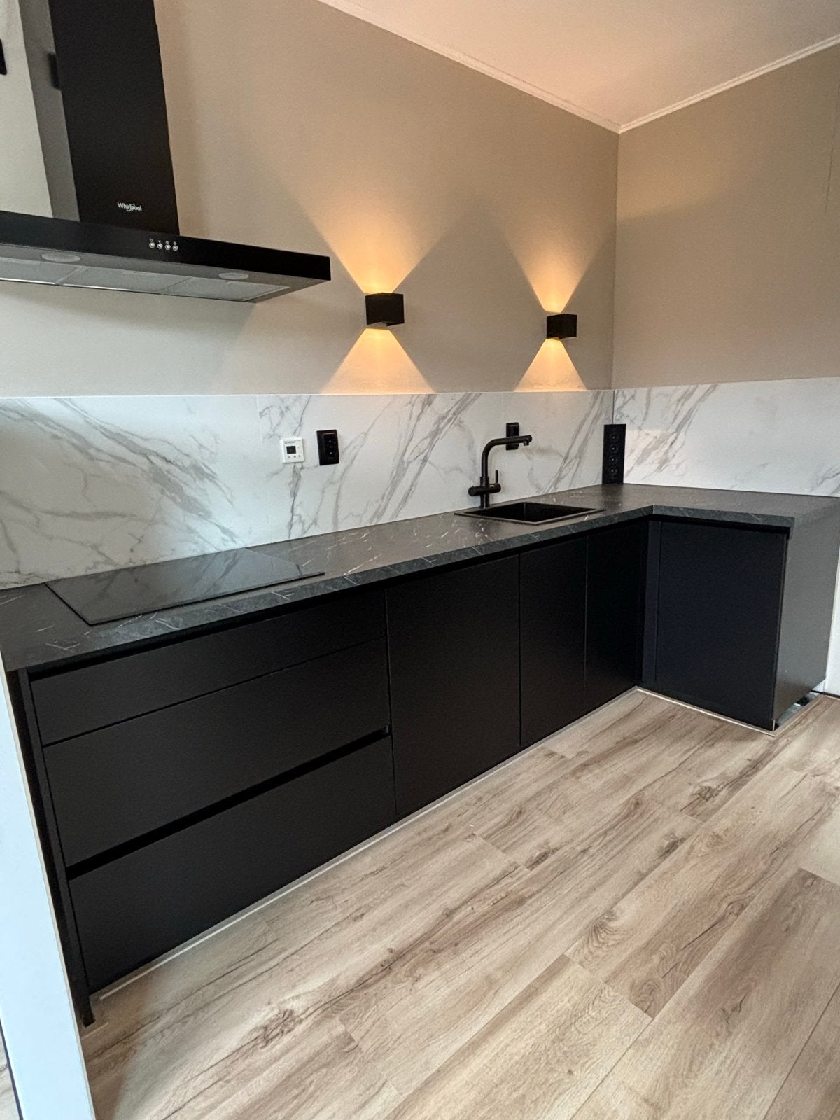 Complete Luxe Keuken met Siemens Inbouwapparatuur, Huis en Inrichting, Keuken | Complete keukens, Ophalen, Gebruikt, Zwart, Hoekkeuken