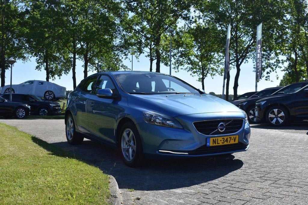 Volvo V40 2.0 T2 122PK Kinetic | Stoelverwarming | Cruise Co, Voorwielaandrijving, Stof, Gebruikt, Euro 6