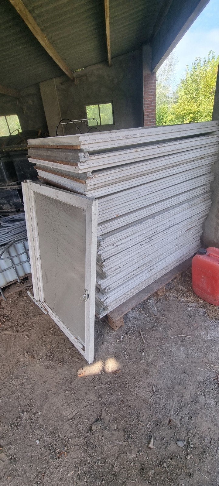 Partij houten kozijnen met dubbel glas en uitzetramen, Gebruikt, Raamkozijn, Inclusief glas, 75 tot 150 cm