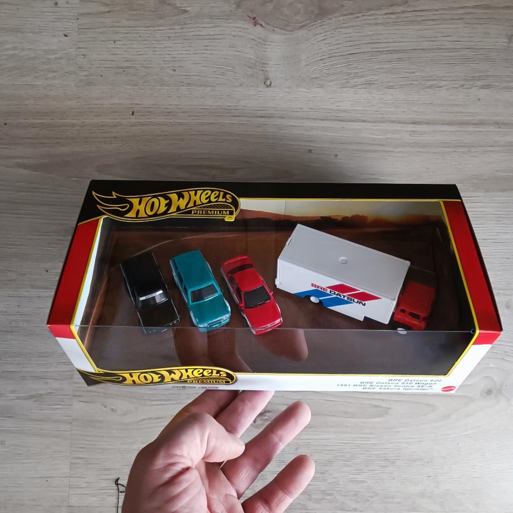 hOT WHEELS DIORAMA GARAGE premuim BRE DATSUN 510 wagon 620, Ophalen of Verzenden, Nieuw, Auto