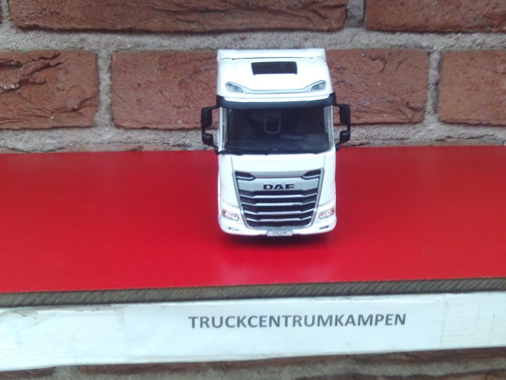 WSI  Daf  XG  6 x 2  Mid  Lift  Axle  Witte  Lijn., Ophalen of Verzenden, Nieuw, Bus of Vrachtwagen, Wsi