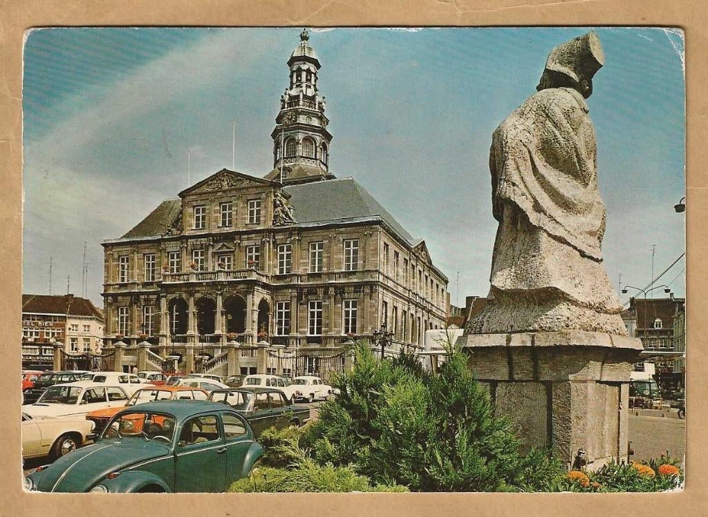 Ansichtkaart. Maastricht, Stadhuis en Mooswief. MUVA kaart, Ophalen of Verzenden, 1960 tot 1980, Gelopen, Limburg