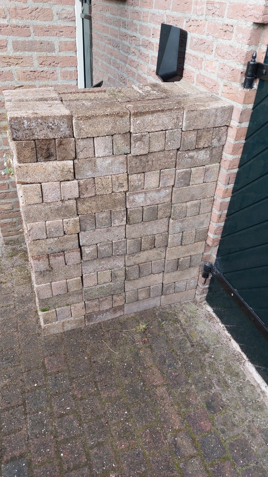 Gebruikte betonnen klinkers voor tuin of oprit, Tuin en Terras, Ophalen, Gebruikt, Klinkers, 5 tot 10 m²