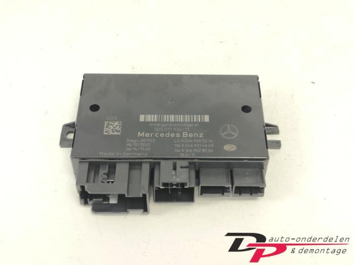 Trekhaak Module van een Mercedes CLA, Gebruikt, -, Ophalen of Verzenden, -